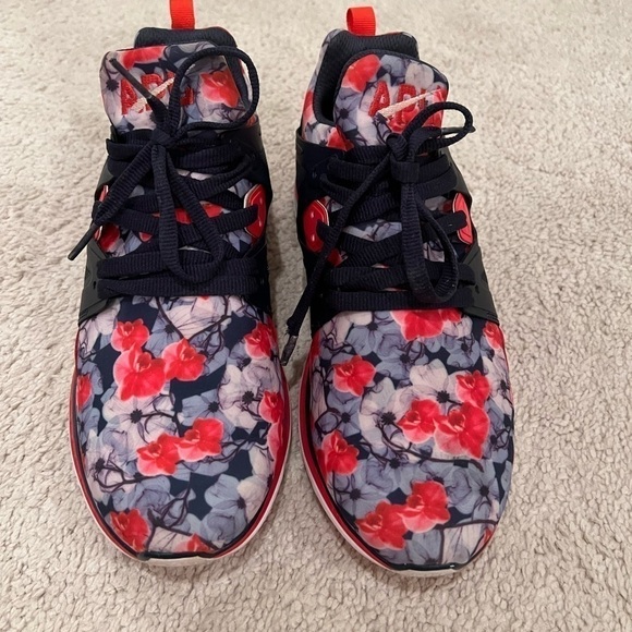 APL Sneakers. PRISTINE condition. Size 7.5 - Picture 1 of 5